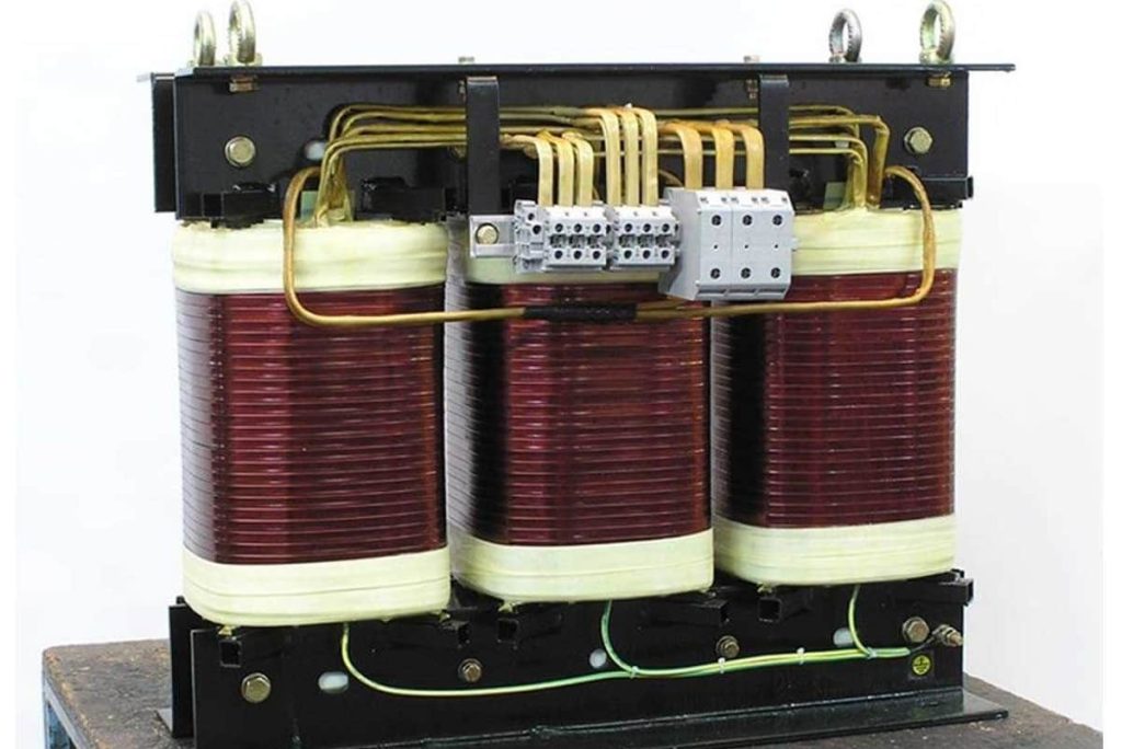 Lighting Transformers Manufacturers in India: Pioneering Efficiency and Innovation